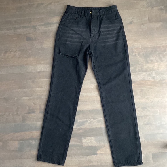 SHEIN - HIGH WAISTED BLACK JEANS - Picture 3 of 5